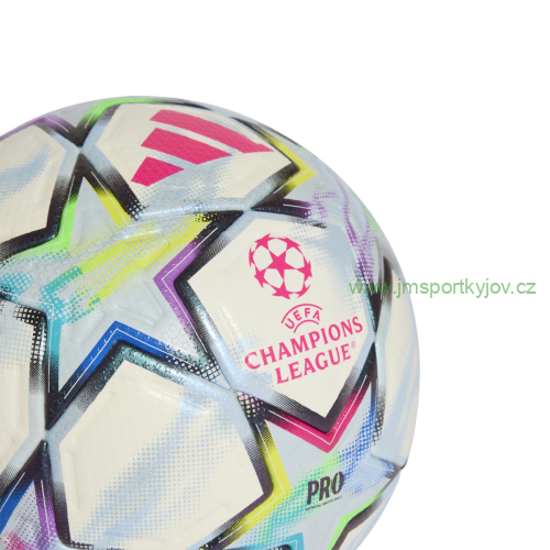 Fotbalový míč adidas UCL Pro